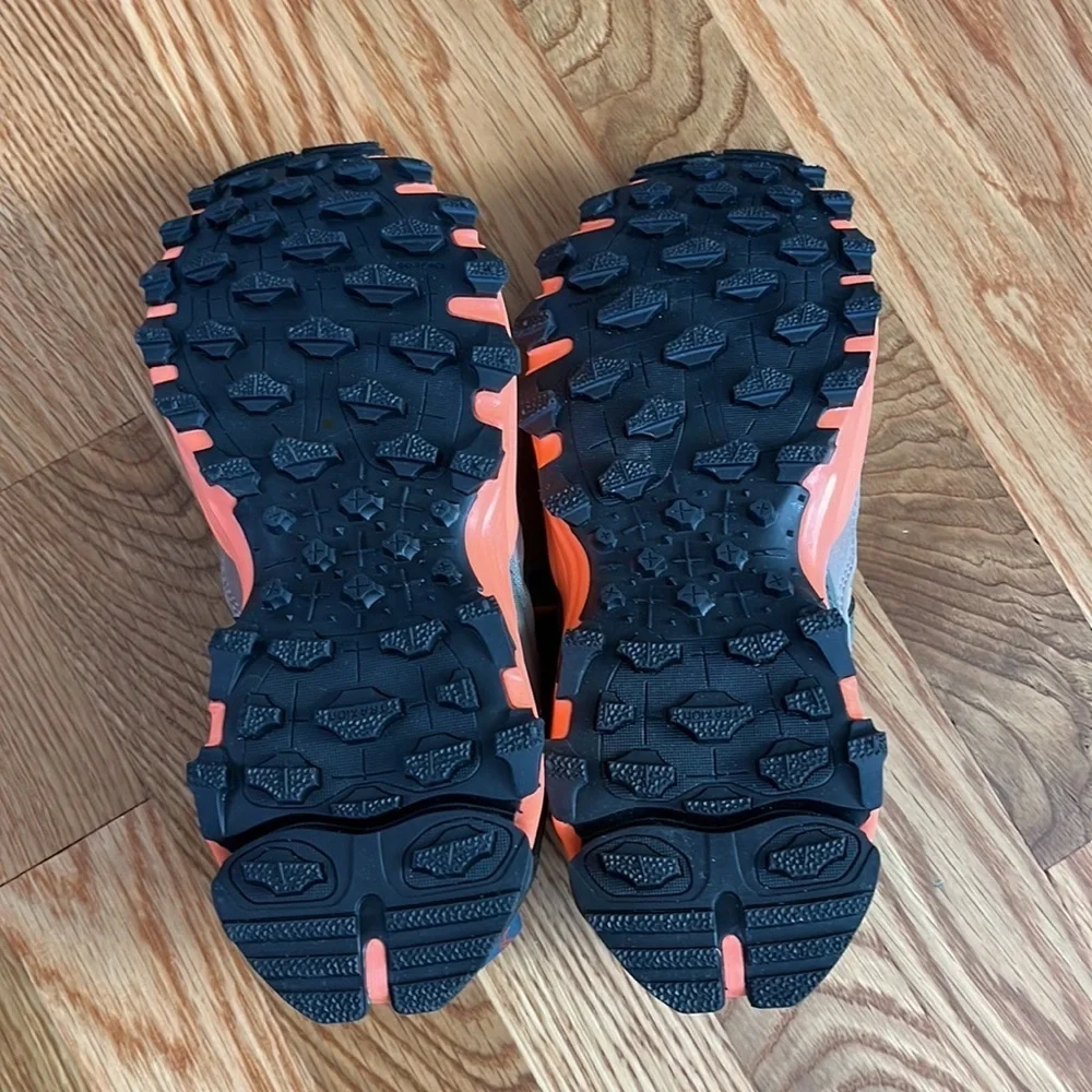 New Adidas Hyperturf Adventure size 5